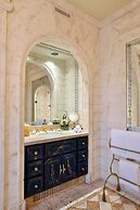 The Villa Casa Casuarina