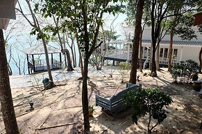 The C Samet Beach Resort