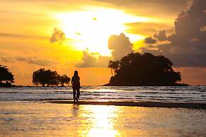 Naiyang Discovery Beach Resort