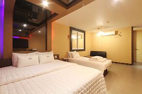 V Hotel