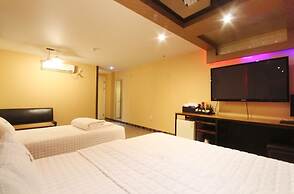 V Hotel