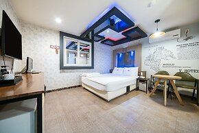 V Hotel