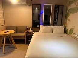 V Hotel