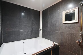 V Hotel