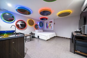 V Hotel