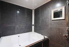 V Hotel