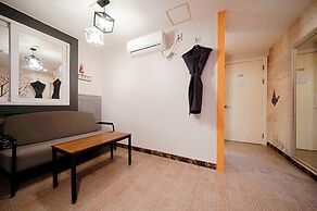 V Hotel