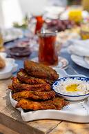 Cunda Battalos Küçük Otel