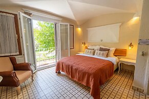 Cunda Battalos Küçük Otel