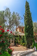 Cunda Battalos Küçük Otel