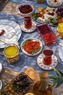 Cunda Battalos Küçük Otel