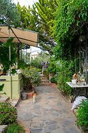 Cunda Battalos Küçük Otel