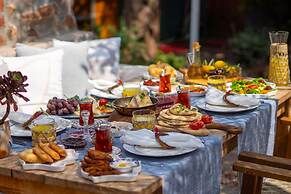 Cunda Battalos Küçük Otel