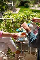 Cunda Battalos Küçük Otel