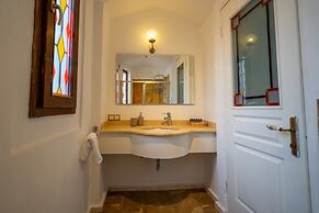 Cunda Battalos Küçük Otel