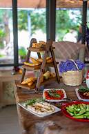 Cunda Battalos Küçük Otel