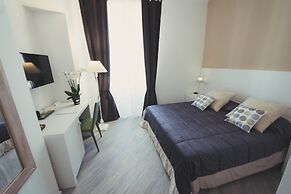 Vantaggio Suites & Apartments