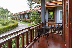 Lanta Lapaya Resort