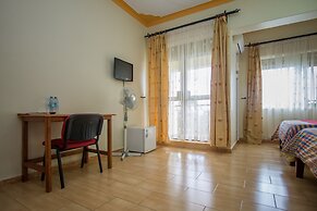 Askay Hotel Suites