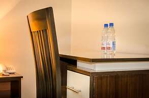 Marie's Royale Hotel