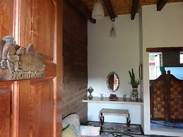 Paradise Hotel Boutique & Lounge