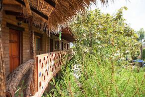 Paradise Hotel Boutique & Lounge