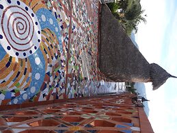 Paradise Hotel Boutique & Lounge