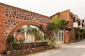 Paradise Hotel Boutique & Lounge