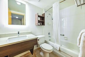 Grand Park Hotel & Suites Downtown Vancouver, Ascend Hotel Collection