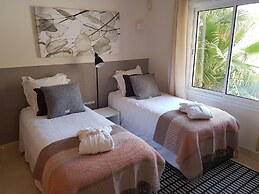 Aloha Hill Club Golf & Spa Apartments