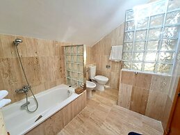 Aloha Hill Club Golf & Spa Apartments