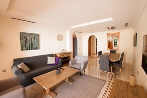 Aloha Hill Club Golf & Spa Apartments