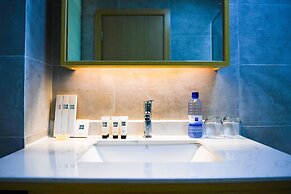 2000 HOTEL Downtown Kigali