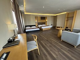 2000 HOTEL Downtown Kigali