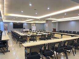 2000 HOTEL Downtown Kigali