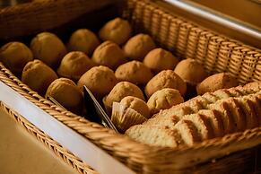 2000 HOTEL Downtown Kigali