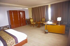 2000 HOTEL Downtown Kigali
