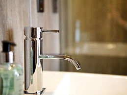 The Tower Gastro Pub & Apartments