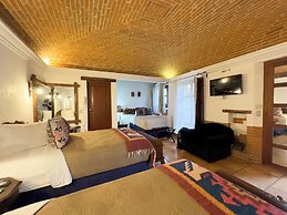Naif Boutique Hotel