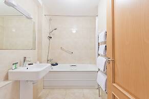 Broc House Suites