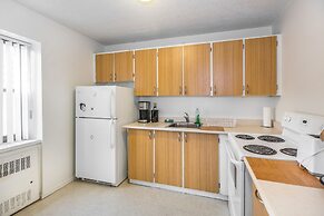 Toronto Furnished Living - Gerard St. E