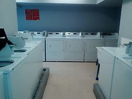 Toronto Furnished Living - Gerard St. E