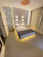 Golden Tower Shopping by Fênix Hotéis