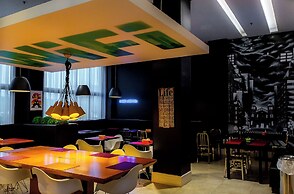 Golden Tower Shopping by Fênix Hotéis