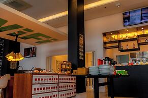 Golden Tower Shopping by Fênix Hotéis