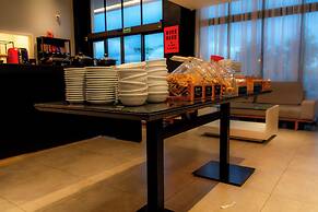 Golden Tower Shopping by Fênix Hotéis