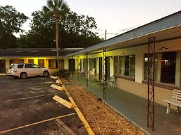 Cadillac Motel Fanning Springs