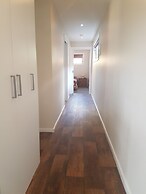 Bentley Waterfront Motel & Cottages