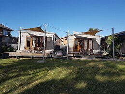 Bentley Waterfront Motel & Cottages