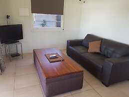 Bentley Waterfront Motel & Cottages